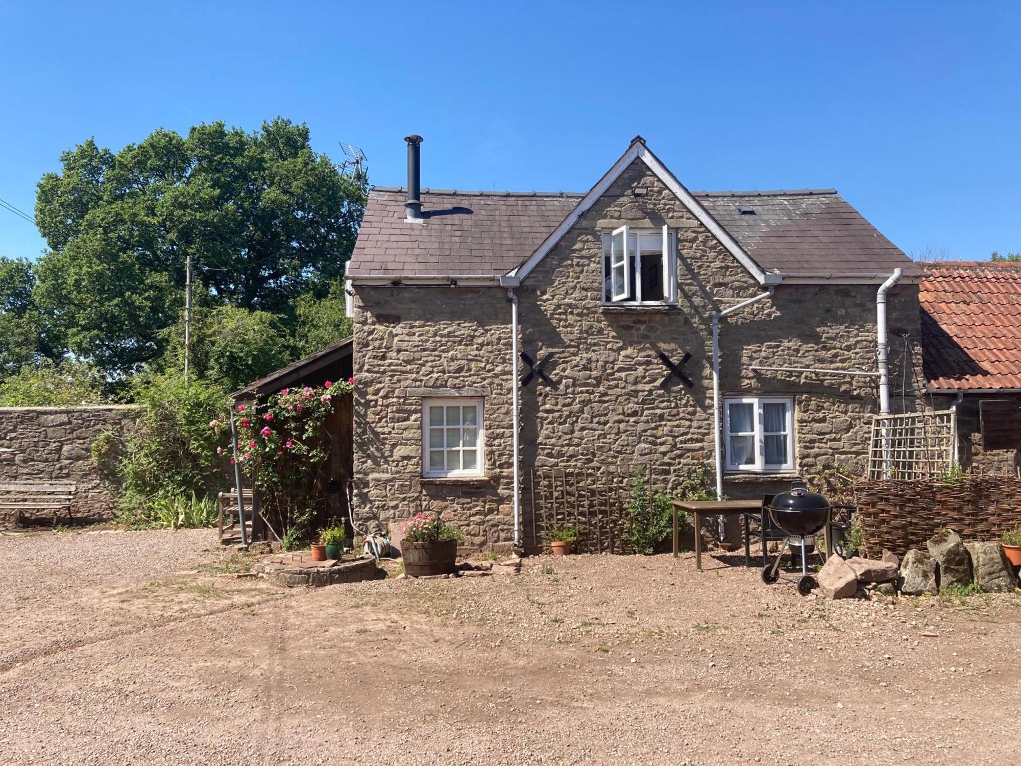 Appartamento The Bothy At Oak Farm Usk Esterno foto